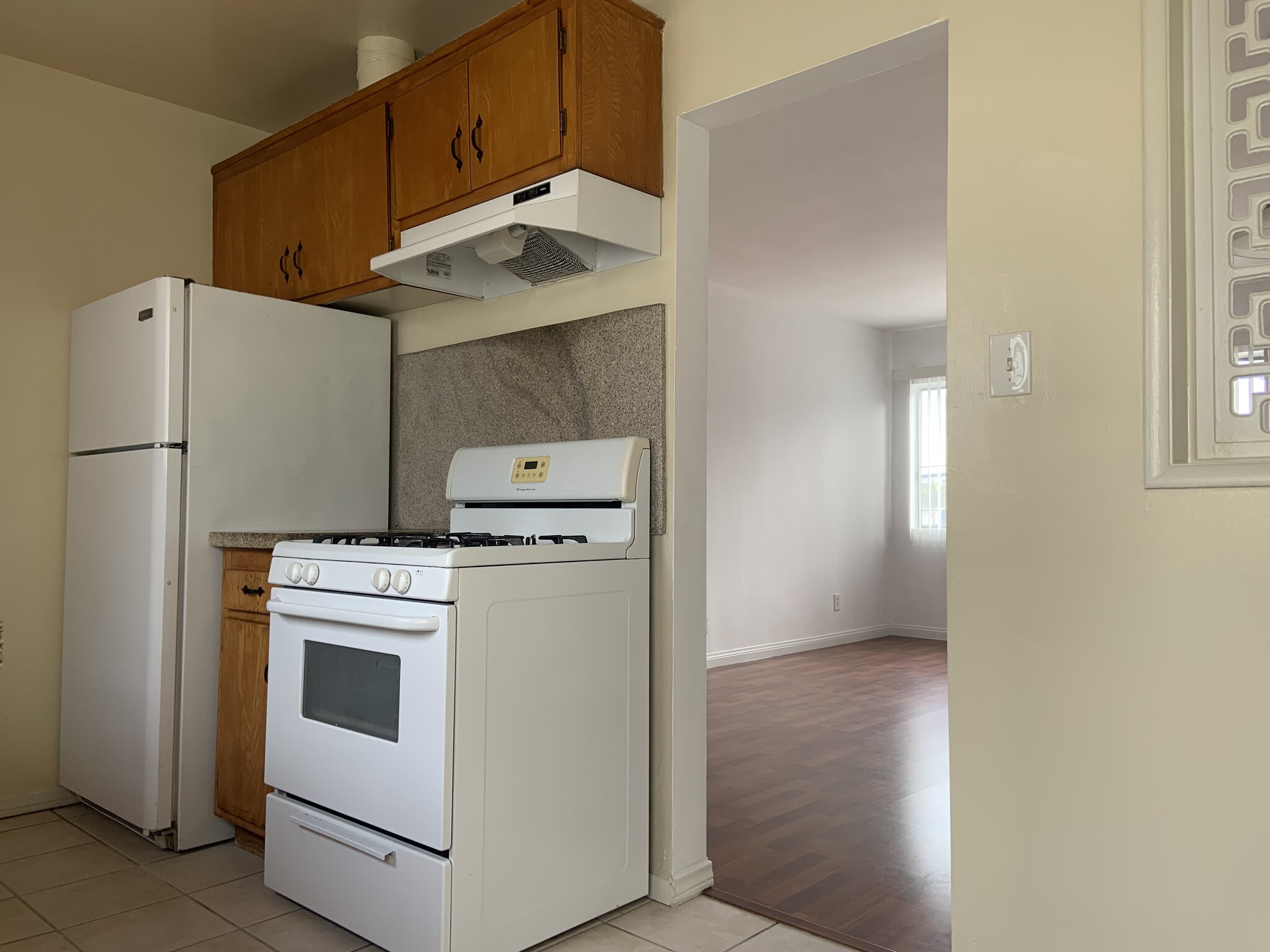 Kitchen - 1707 Phelan Ln