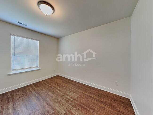 Building Photo - 112 Pullen Dr