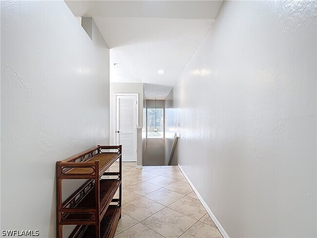 Building Photo - 4970 Deerfield Way