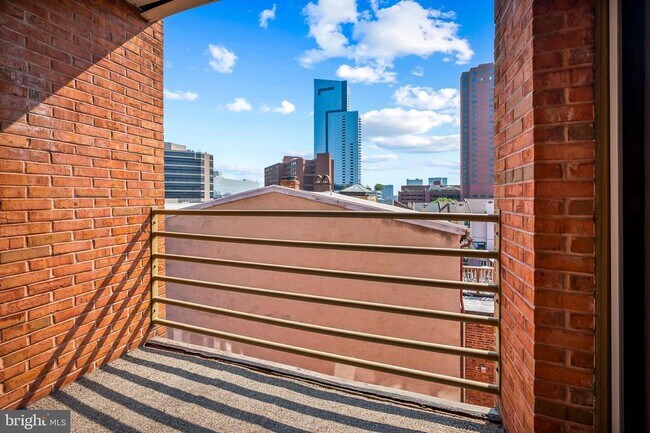 Building Photo - 123 W Barre St