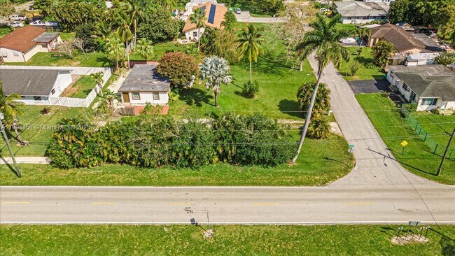 Building Photo - 4421 SW 73rd Terrace