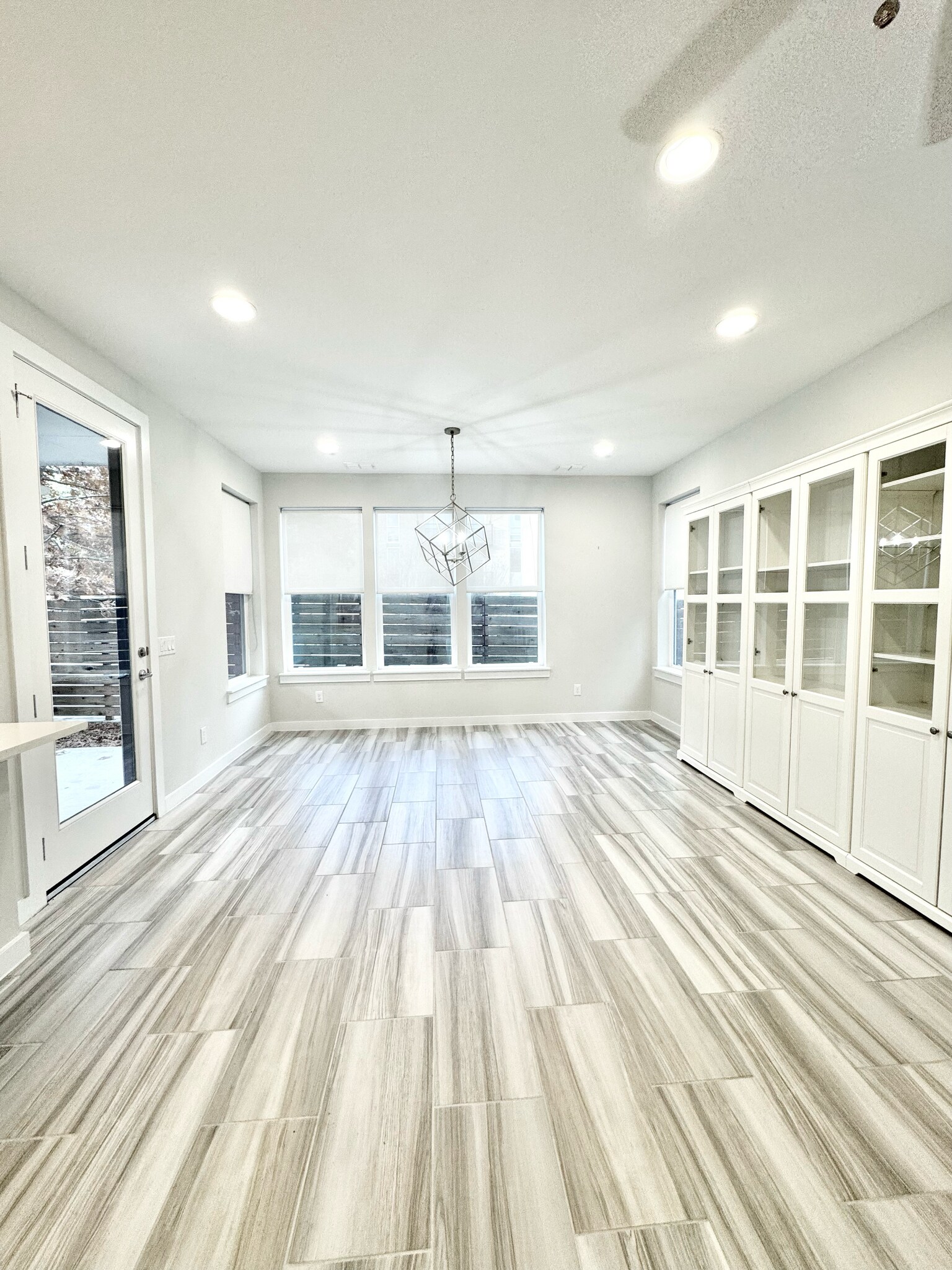 Building Photo - 1095 Gallivant Ln