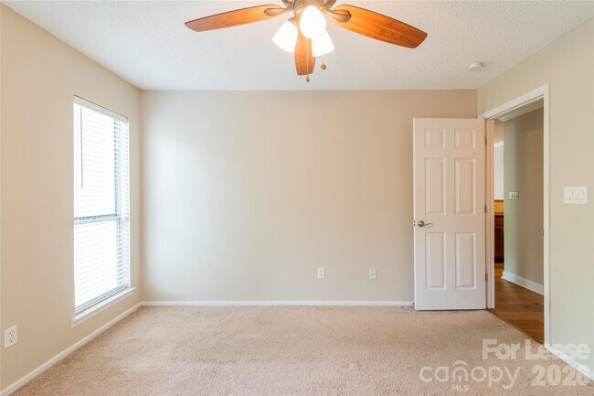 Building Photo - 2516 Cranbrook Ln