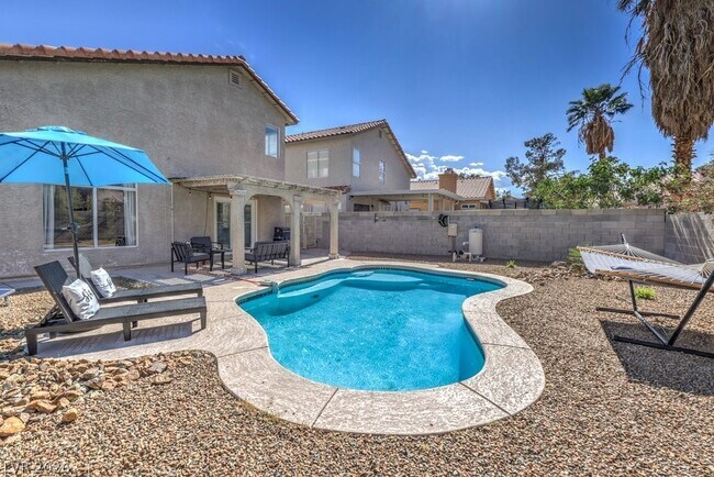 Building Photo - 1918 Pintura Cir