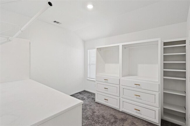 Building Photo - 4811 Sierra Ridge Dr