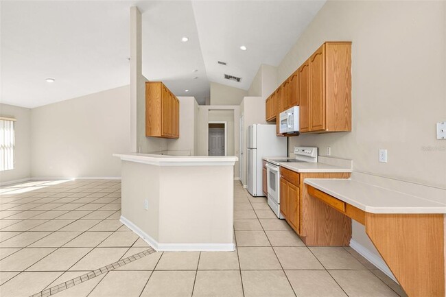 Building Photo - 3145 Stonehurst Cir