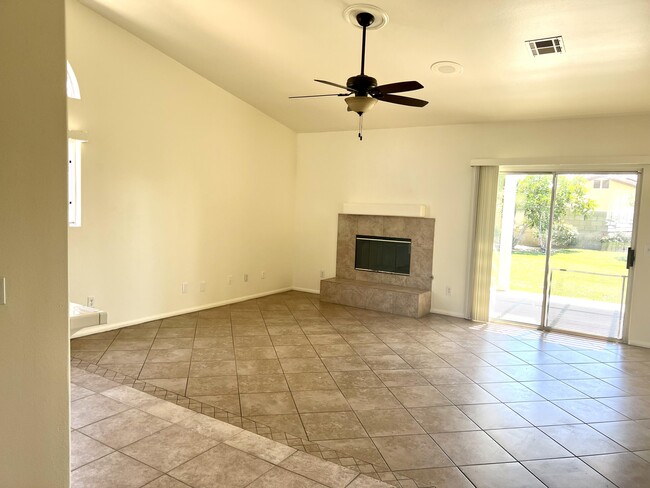 Building Photo - 30456 Avenida Del Yermo