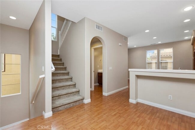 Building Photo - 21 Tall Oak