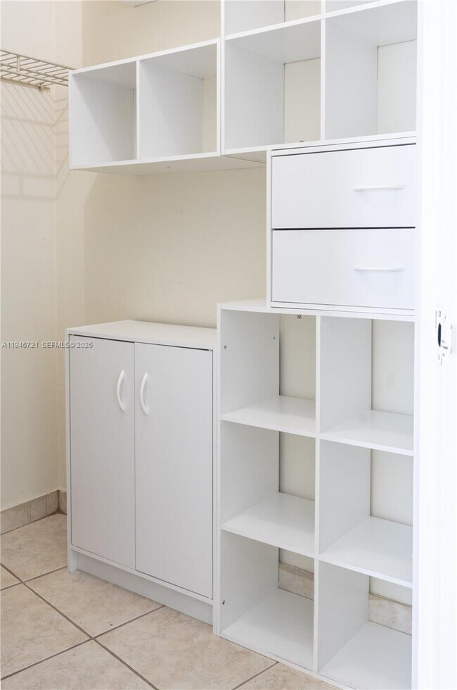 Building Photo - 3725 S Ocean Dr