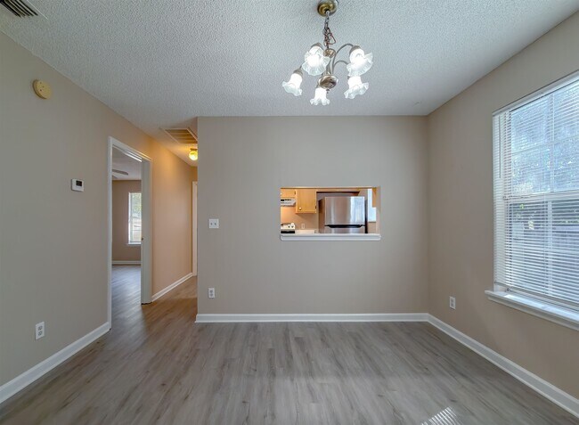 Building Photo - 2415 Talco Hills Dr