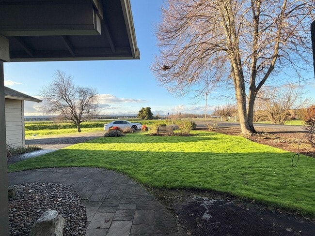 Building Photo - Adorable Quiet park like setting in fruit valley sunsets with landscaping provided