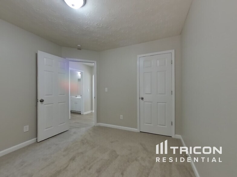 Building Photo - 6844 Bridgewood Dr