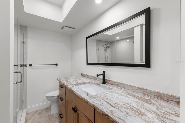 Building Photo - 1001 Pearce Dr