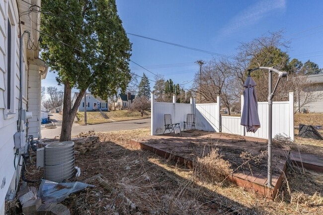 Building Photo - 2901 Zenith Ave N