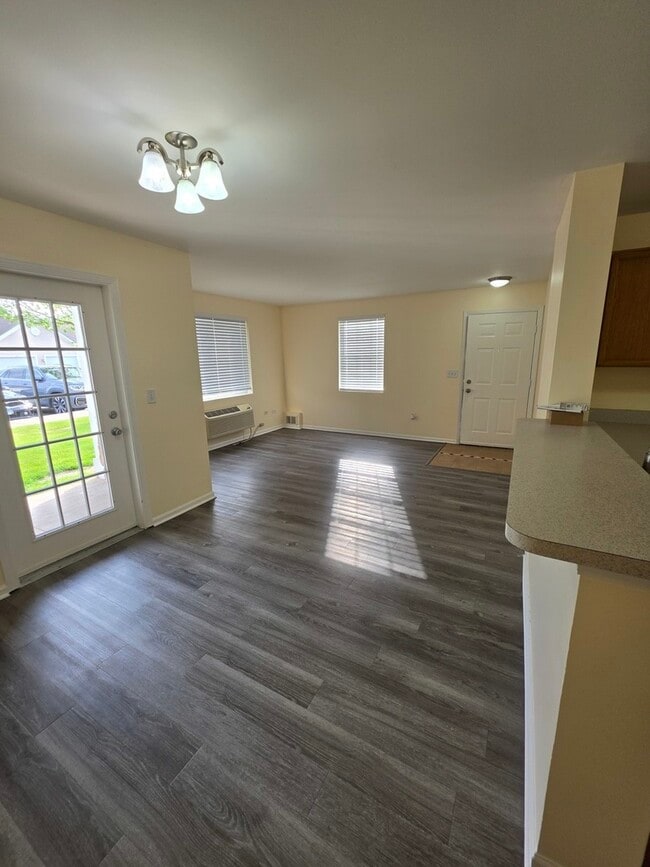 Building Photo - 101 Silverstone Dr