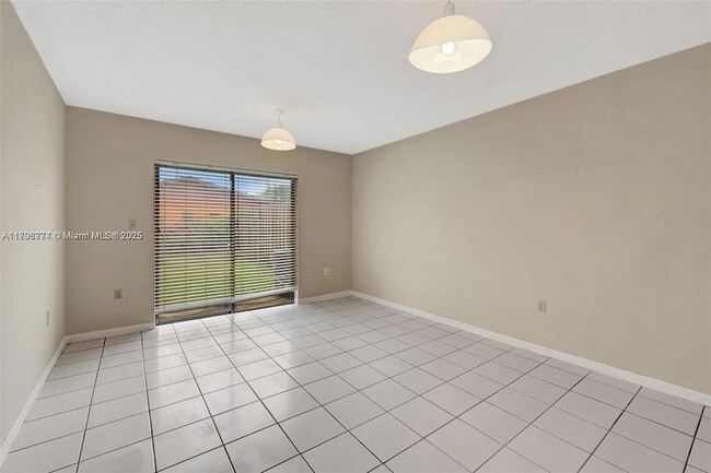 Building Photo - 1604 NE 151st St
