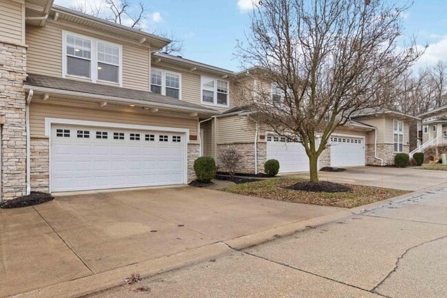 Building Photo - 5825 Crescent Ridge Dr