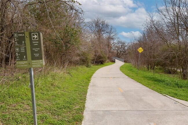 Building Photo - 6909 Bay City Bend