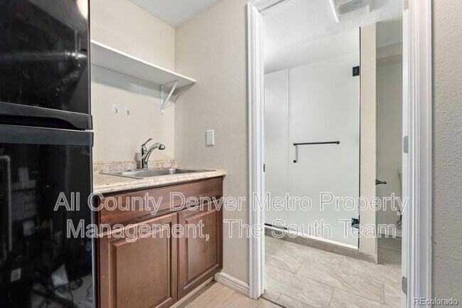 Building Photo - 7731 S Curtice Way
