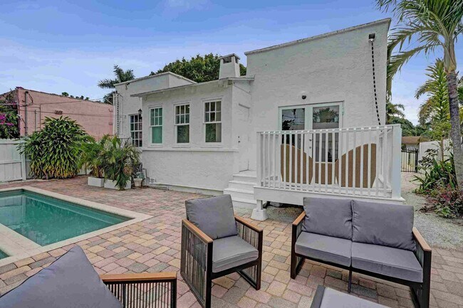 Building Photo - 435 35th St