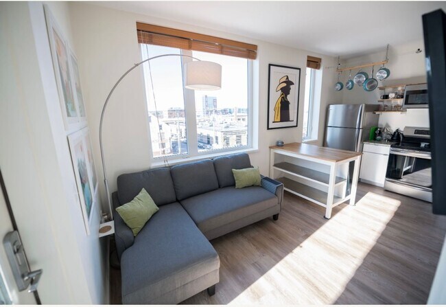 Building Photo - 1BR/1BA Furnished Condo Available Now!!! Great Portland Location!!!