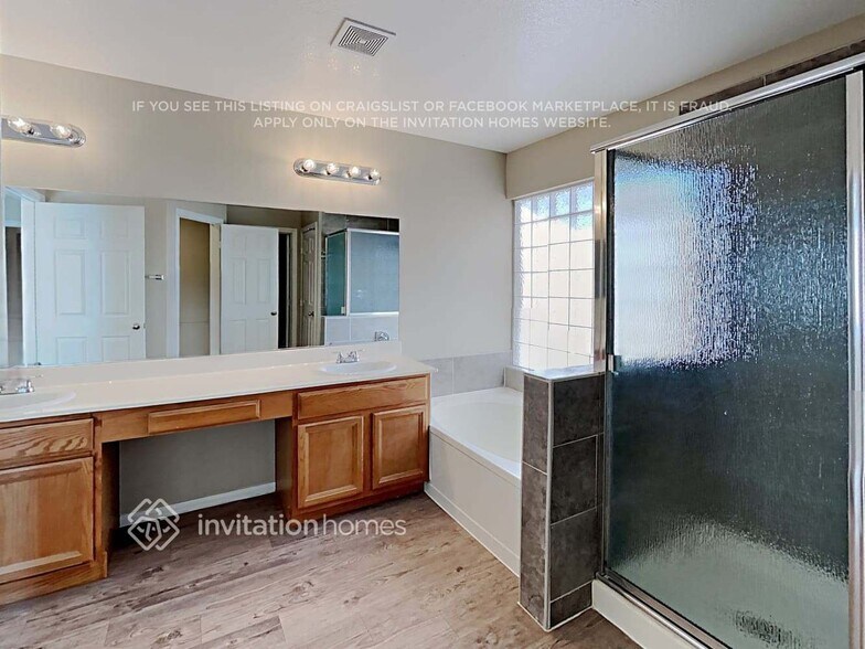 Building Photo - 9425 Deer Lodge Ln