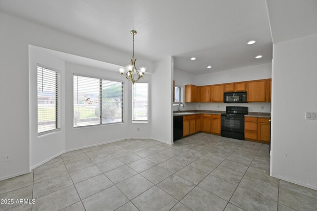 Building Photo - 605 W Latona Rd