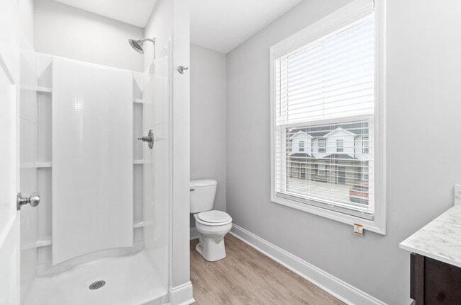 Bathroom 1 - 1625 Golf Club Ln