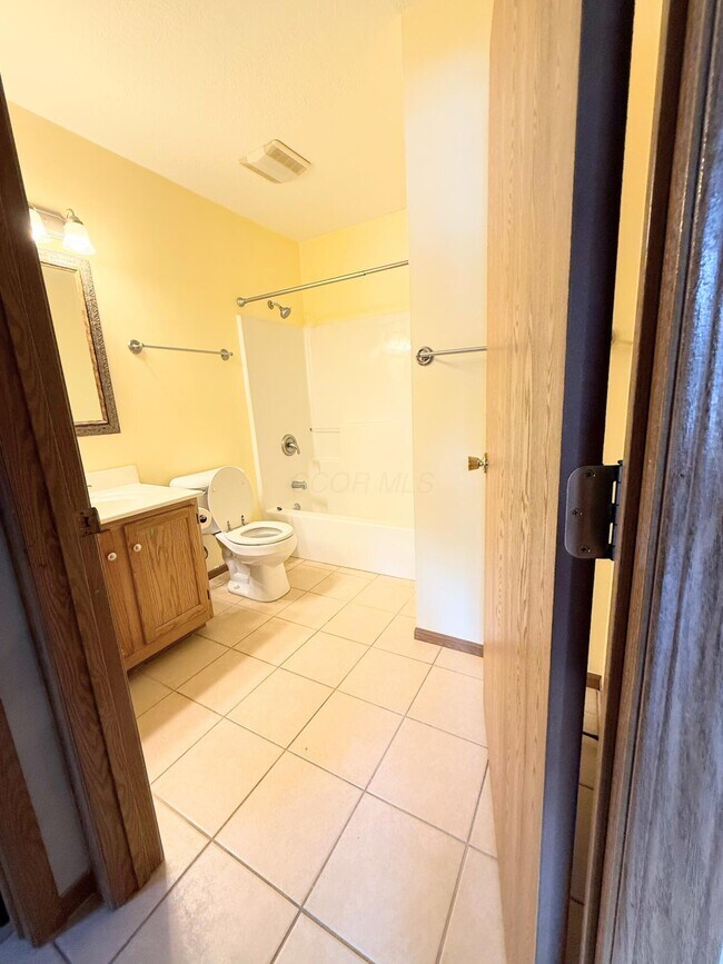 Building Photo - 1229 Rivercrest Dr S