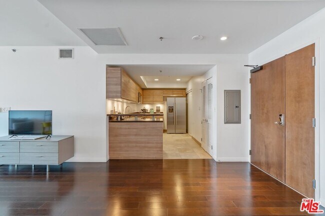 Building Photo - 3785 Wilshire Blvd