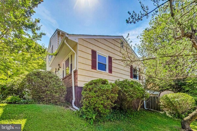 Building Photo - 4112 Spruell Dr