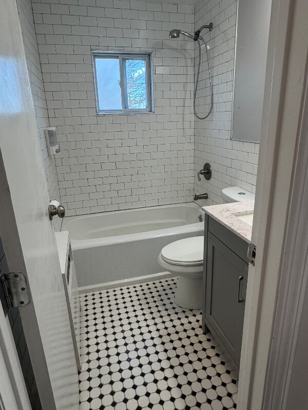 Building Photo - 1239 August Rd