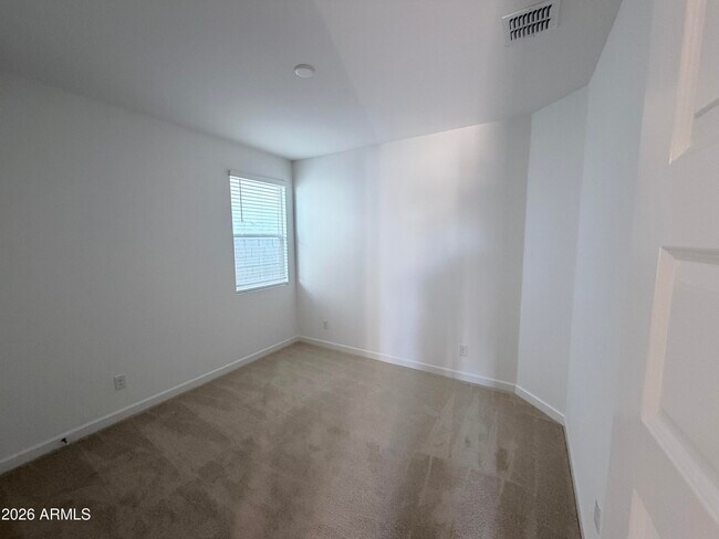 Building Photo - 6972 W Buckhorn Trail