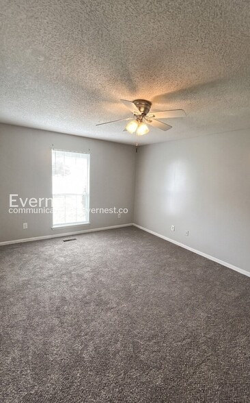 Building Photo - 6825 Brittany Pl