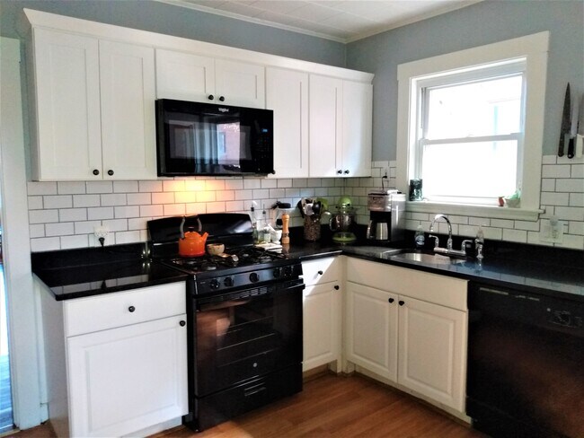 Building Photo - 419 S Huntington Ave