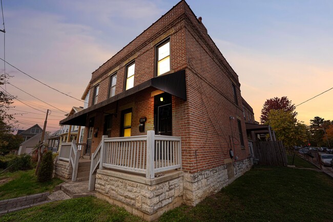 Primary Photo - 514 W 1st Ave