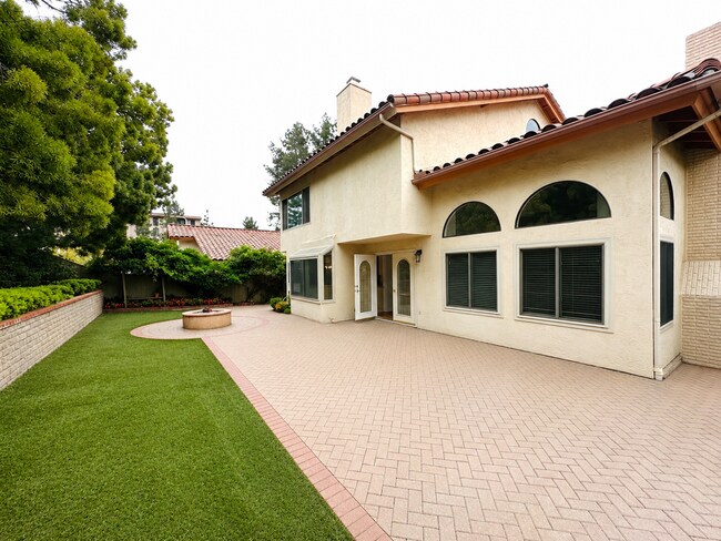 Building Photo - 6635 Soaring Dr
