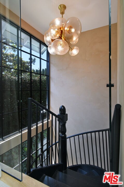 Building Photo - 5005 Los Feliz Blvd