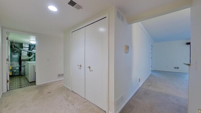 Building Photo - 21096 Boulder Cir