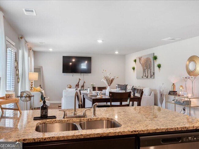 Building Photo - 174 Goodall Woods Dr
