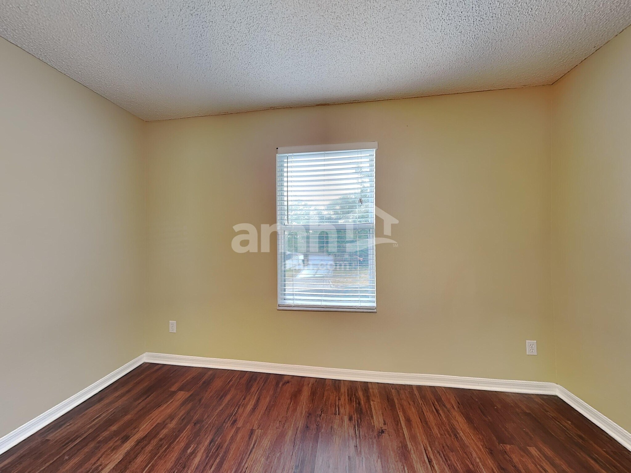 Building Photo - 850 Woodvale St