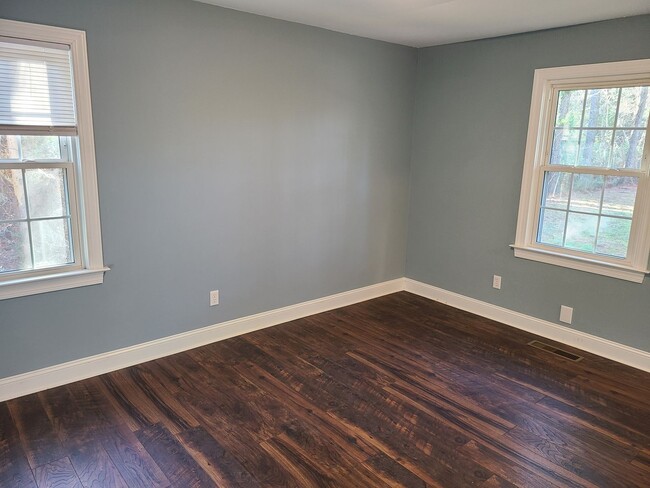 Building Photo - 3 bedroom, 2 bath home - Burgaw