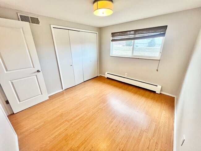 IMG_9449 - Oak Street Apartments