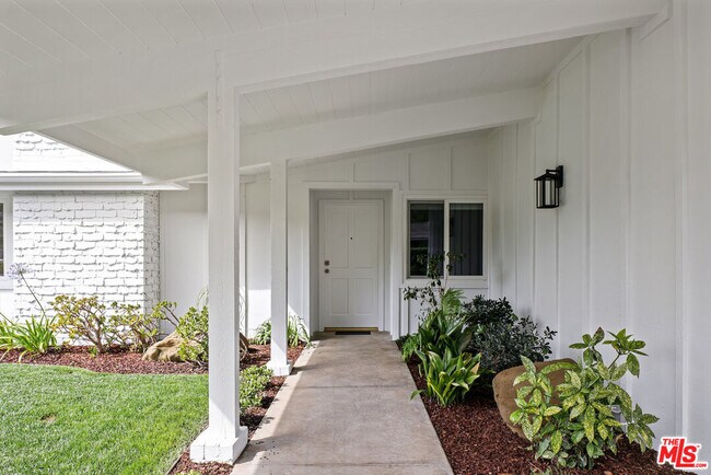 Building Photo - 1279 El Hito Cir