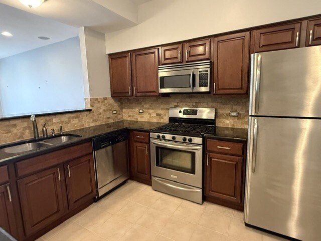 Building Photo - 340 Glen Leven Ct