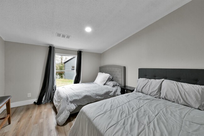 Building Photo - 22603 Tuwa Rd