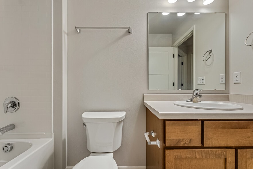 Building Photo - 1638 Happy Trails Rd