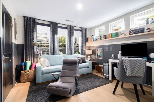 Building Photo - 395 Pratt Dr SE