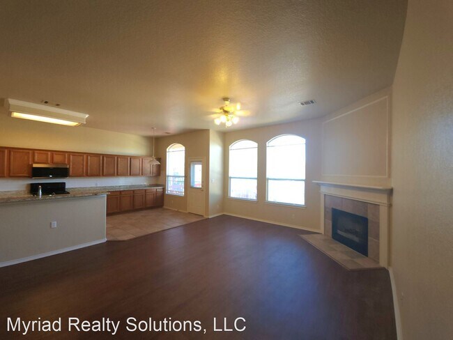 Building Photo - 4 br, 3.5 bath House - 21215 Encino Ash