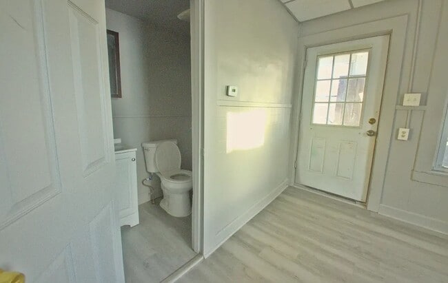 Building Photo - 61-63 Circular